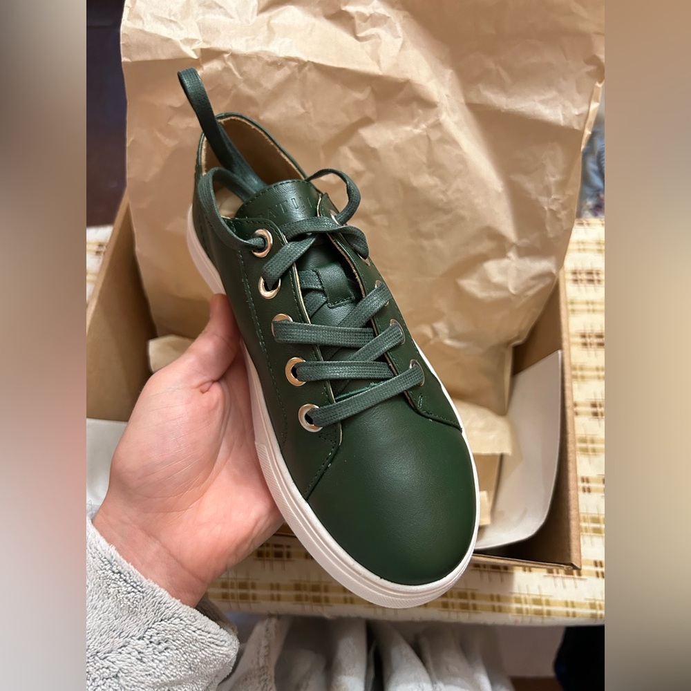 Patina low top street sneakers, forest green. Portland leather NWT